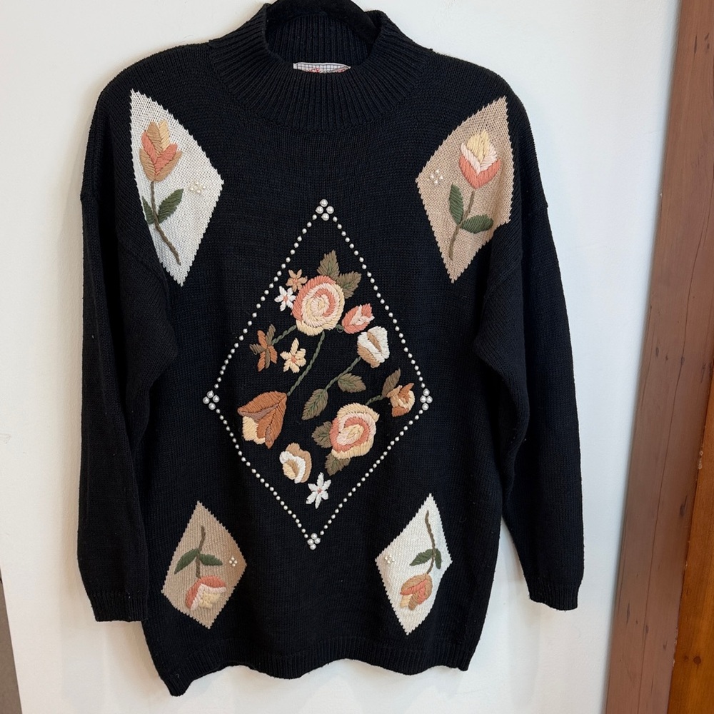 VTG Spice of Life Black Floral Embroidered Mock Turtleneck Sweater w/Pearls, M